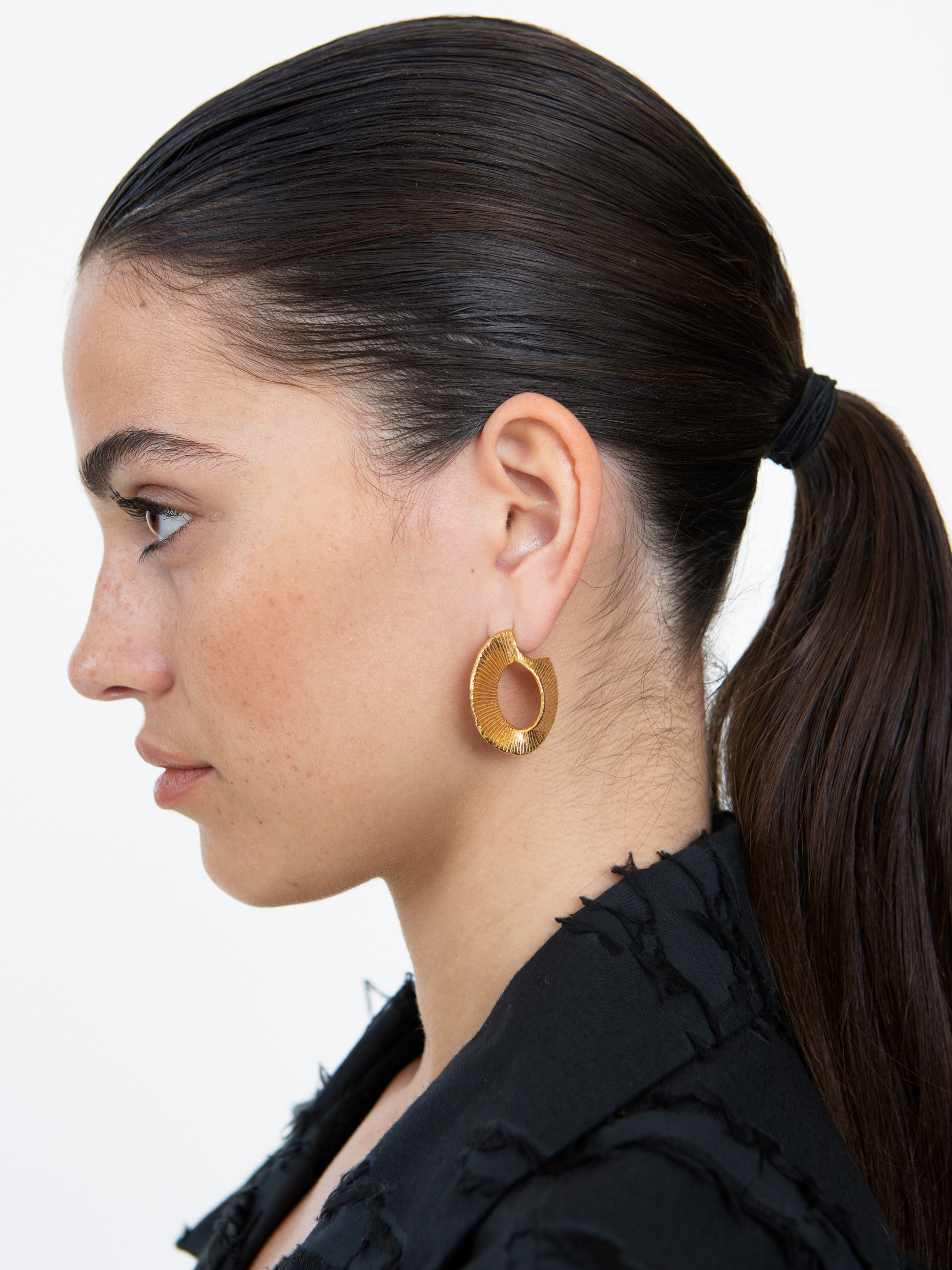 【HYERES LOR】23SS★ Essence Sl Champagne One-Touch Earring HYERES LOR】23SS☆ Essence Sl Champagne One-Touch Earring