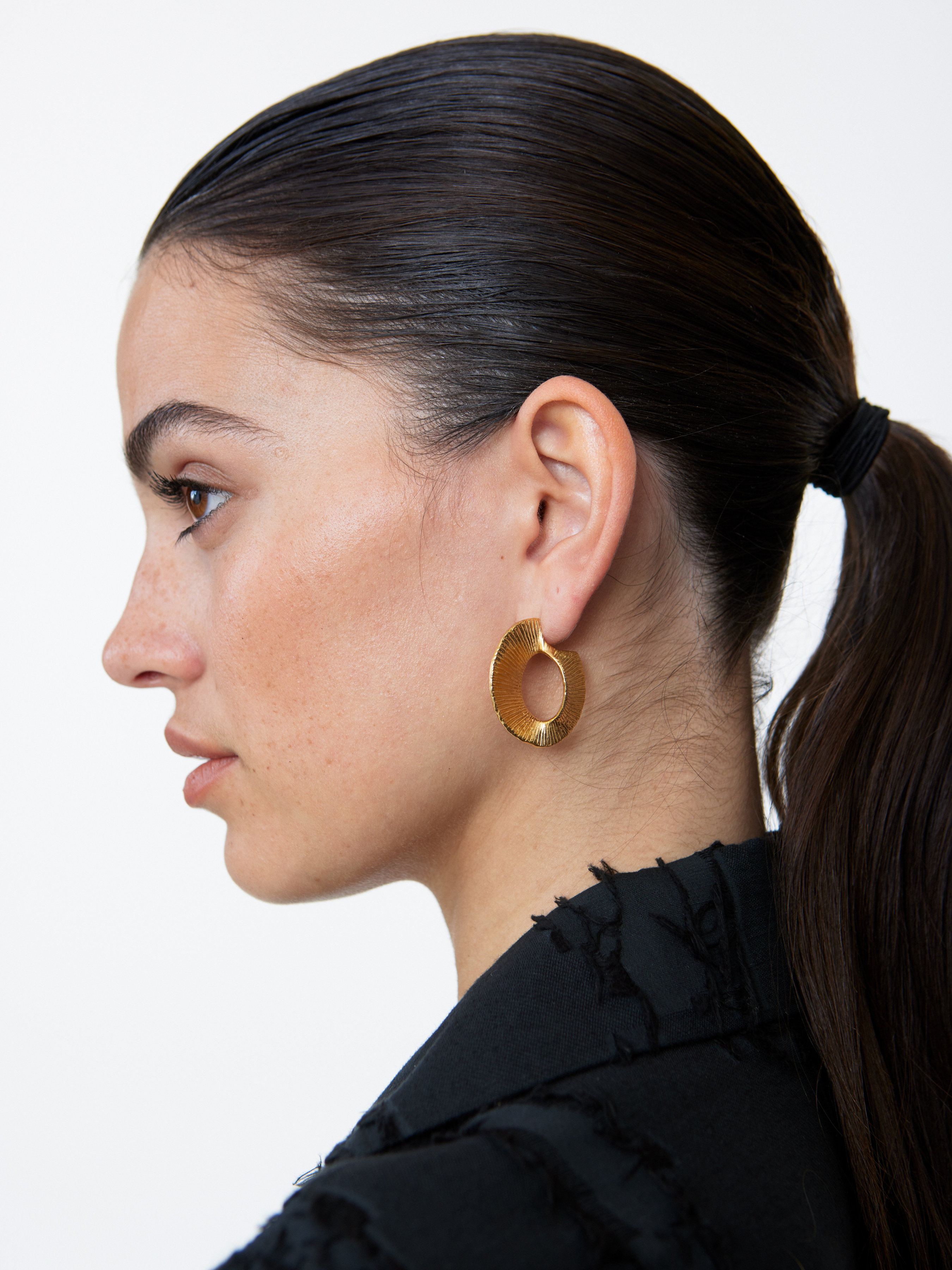 【HYERES LOR】23SS★ Essence Sl Champagne One-Touch Earring HYERES LOR】23SS☆ Essence Sl Champagne One-Touch Earring